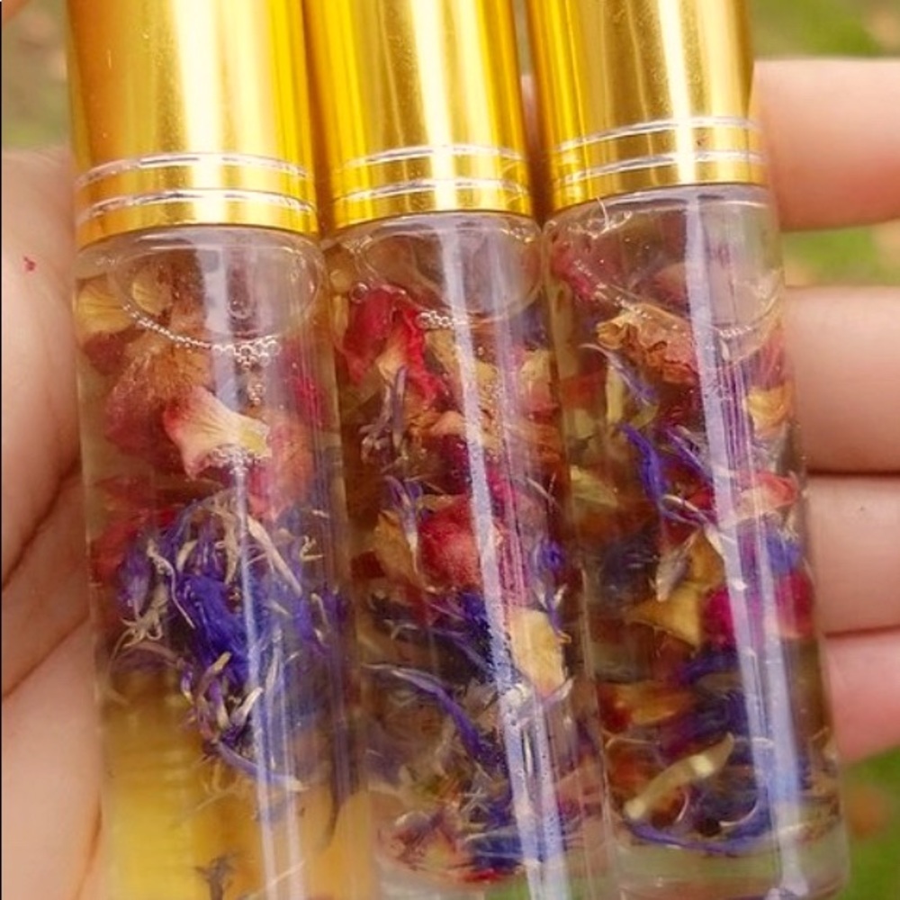 Herbal lip oil